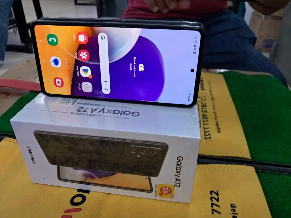 Samsung A72 Ram 8/128 gb lengkap no minus semua normal.