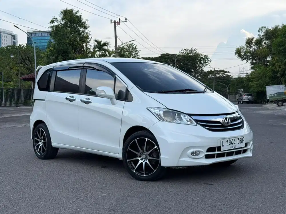 Honda Freed E PSD 2013 AC Double Istimewa Bs TT-Kredit.!!