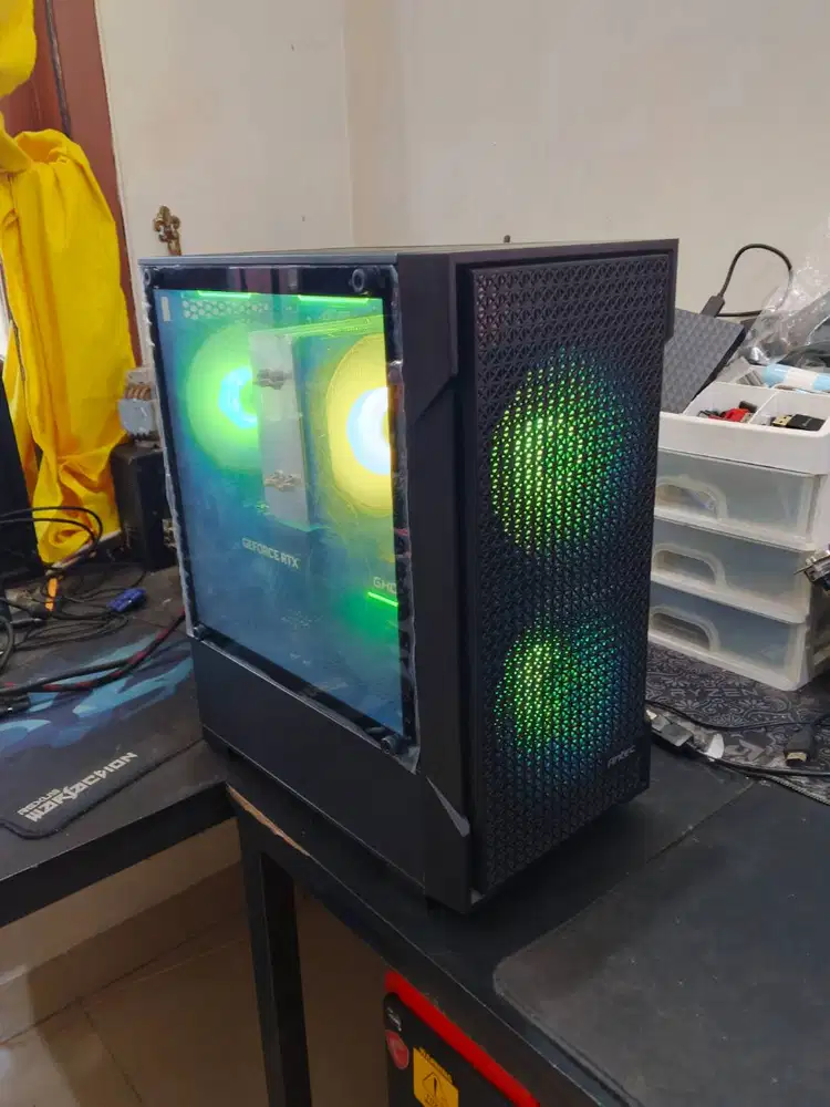 PC Gaming Ryzen 5 8400F RTX 5060 8GB GDDR7