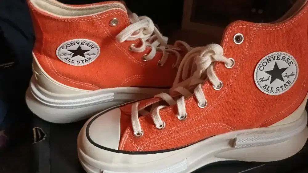 Di jual sepatu Converse original 100% ukuran 39