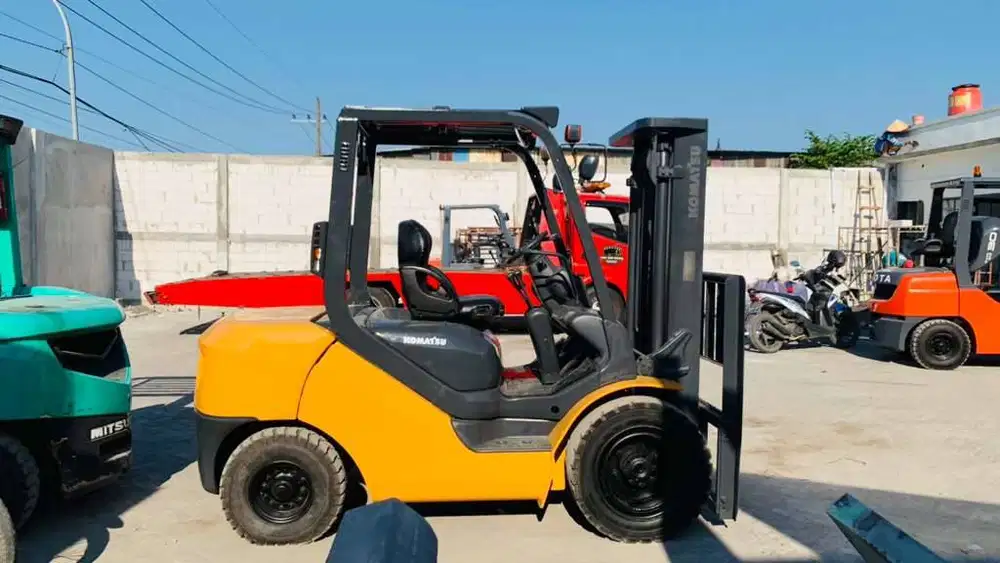 READY KOMATSU 3 TON MAST 3 METER STD TAHUN MUDA BERGARANSI