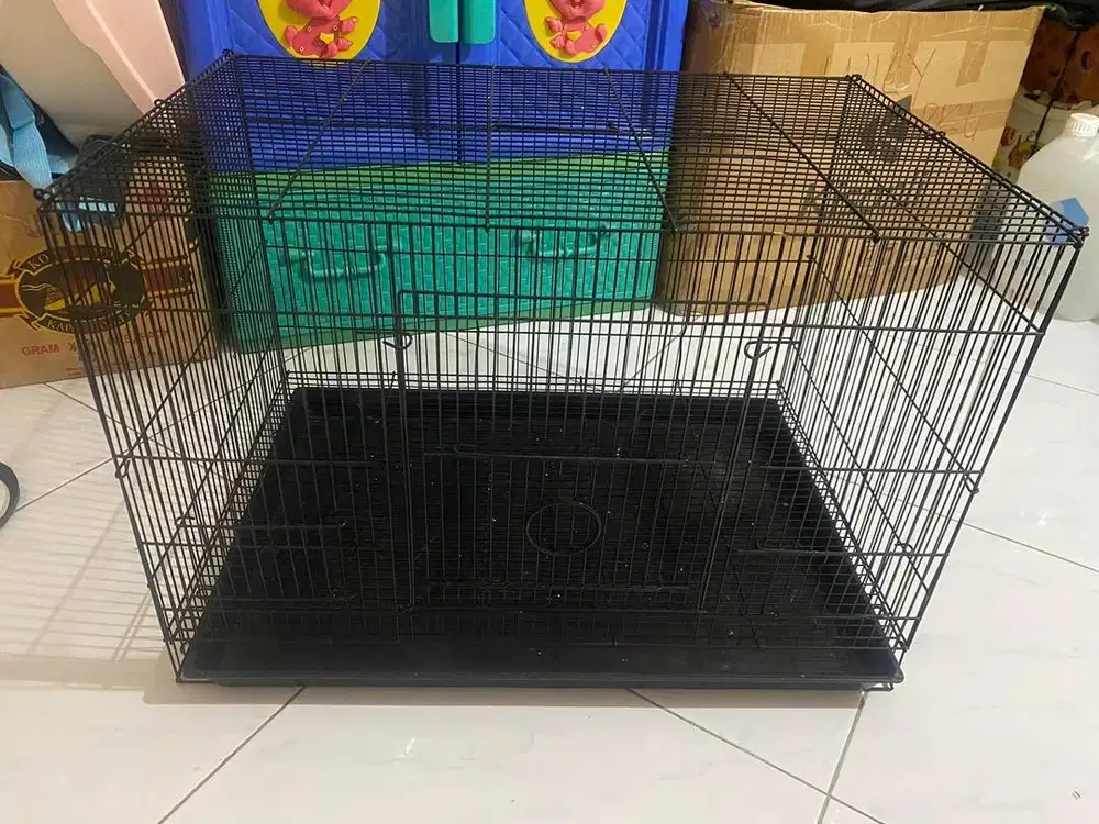 kandang + litter box + tempat makan