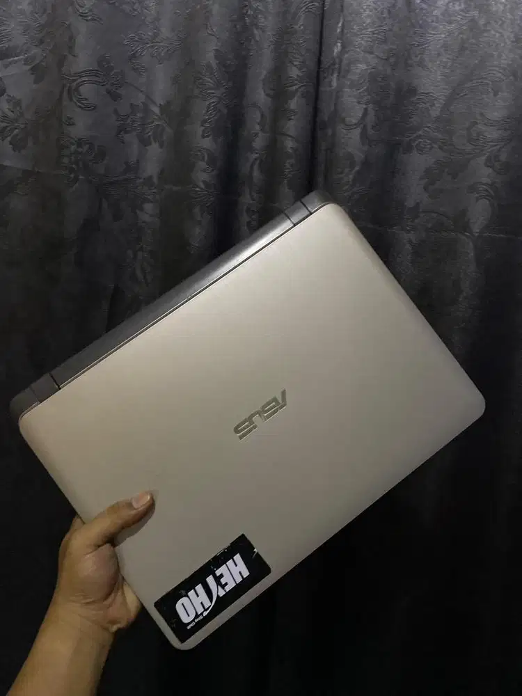 Laptop asus A407M