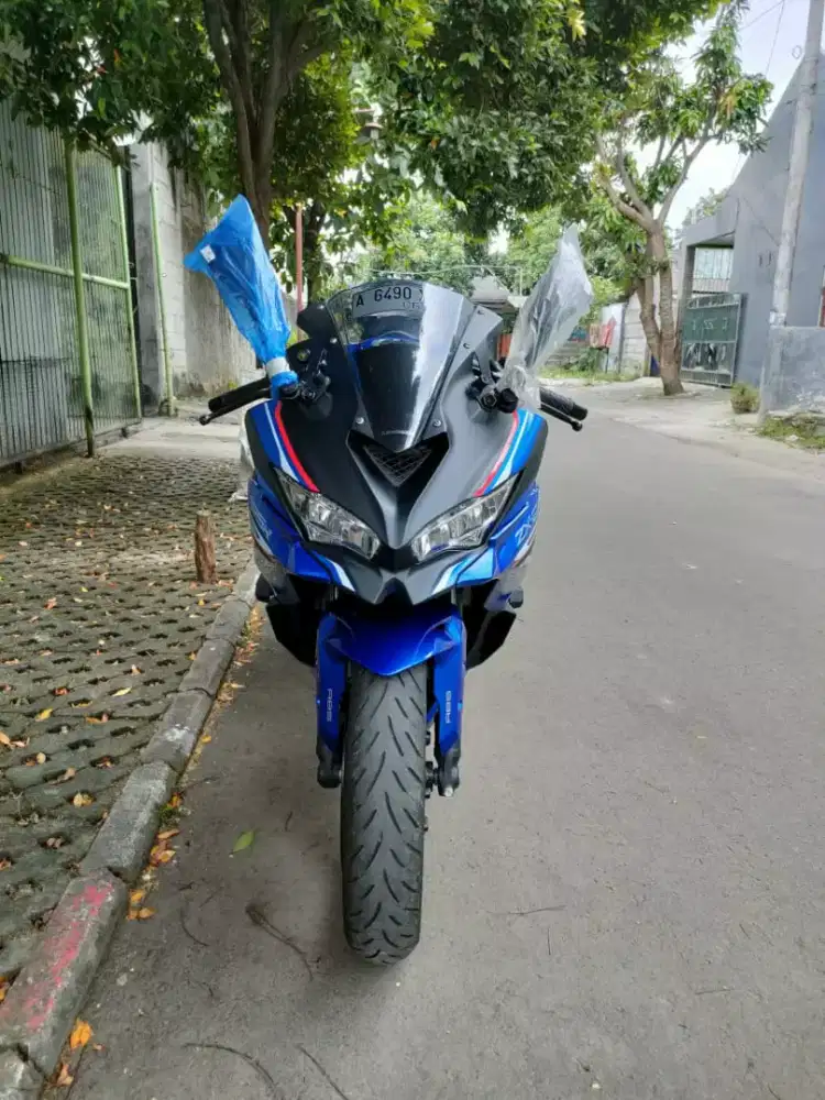 BISSMILAH  KAWASAKI ZX25R TIPE ABS TAHUN 2024 NEWW