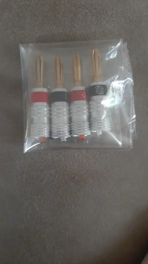 Banana Plug Speaker Audio  4 pcs
