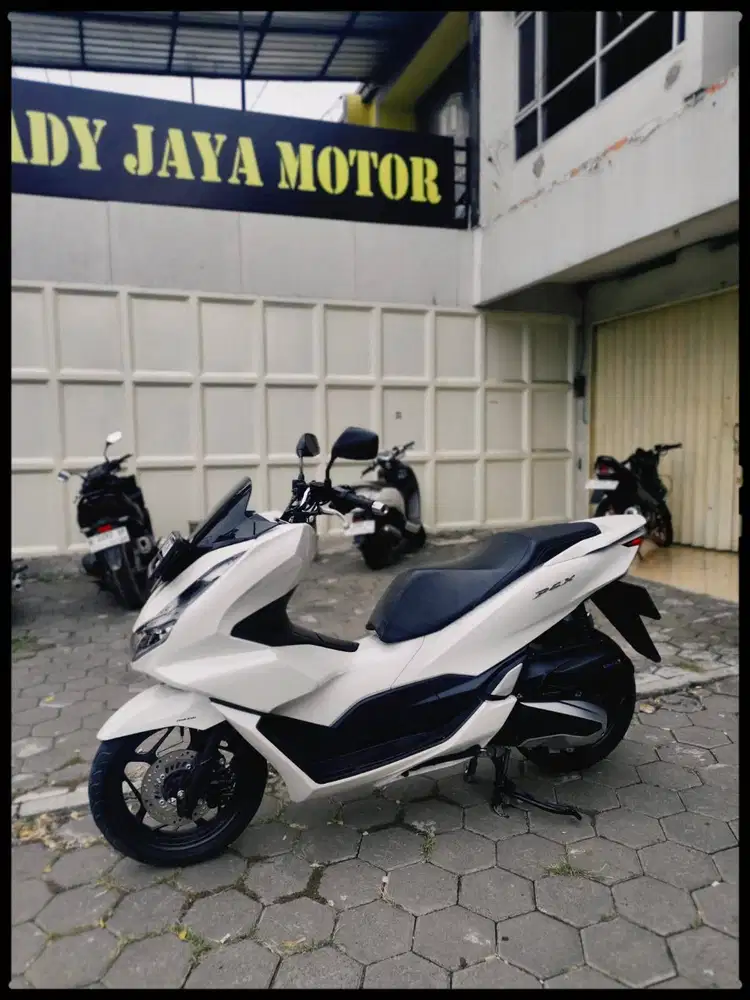 Honda PCX 160 CBS Tahun 2022