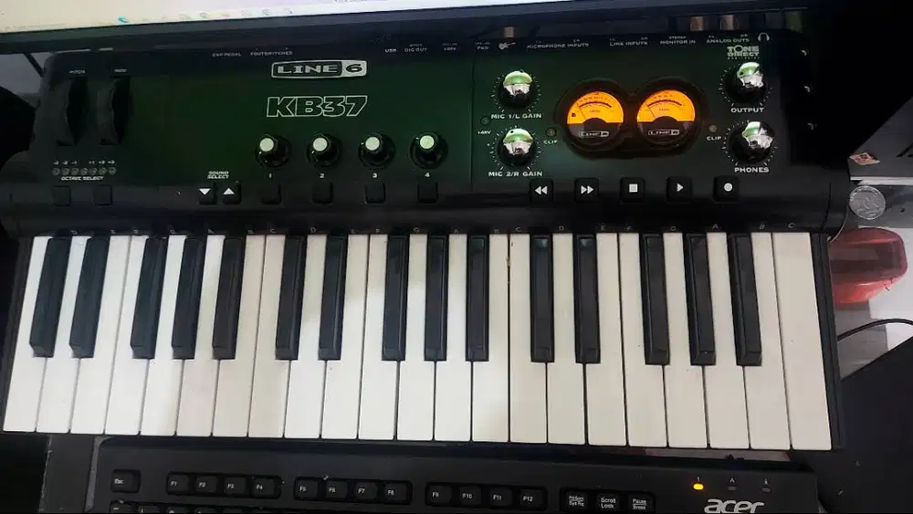 Line 6 KB37 Soundcard Midi Controler