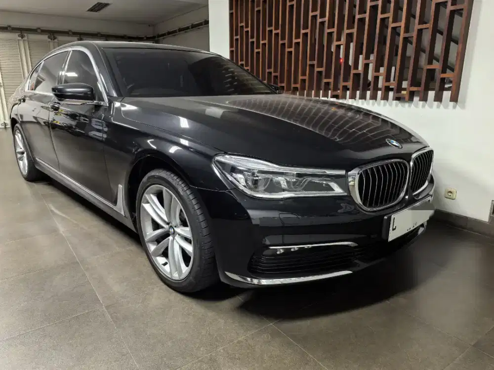 Bmw 730 i M Sport Nik 2018 pemakaian 2019 , Pajak bulan Desember 2025