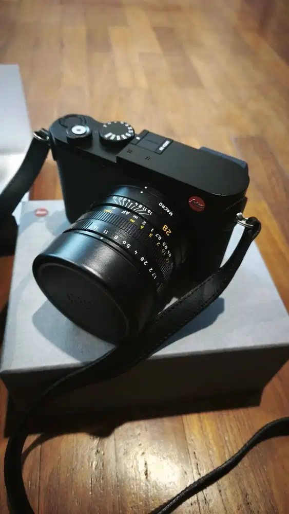 DIJUAL  Leica Q3 Digital Camera  - Full Set