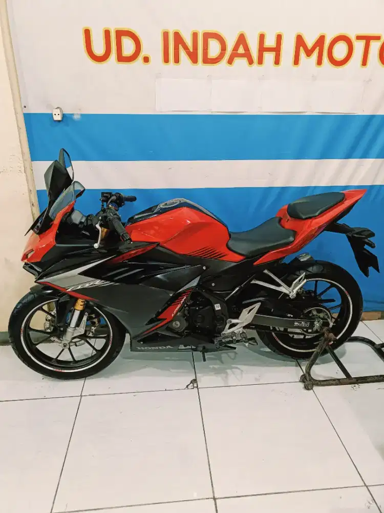 Honda CBR 150R TAHUN 2022 KM 5000 BISA NEGO HARGA
