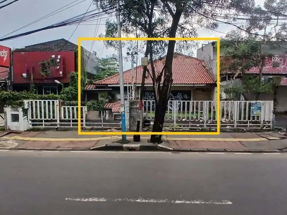 Dijual Rumah Tua, Cocok Untuk Usaha , Luas 334m2 di Jalan Raya Jatiwaringin, Jakarta Timur