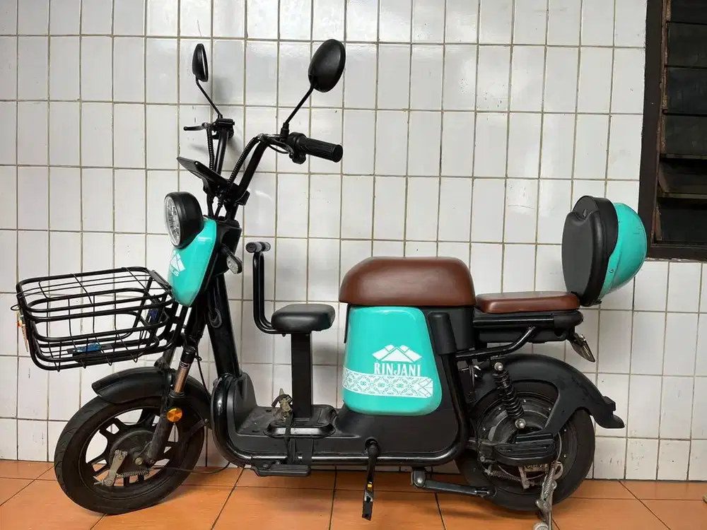 Sepeda Listrik Selis Rinjani e-moped