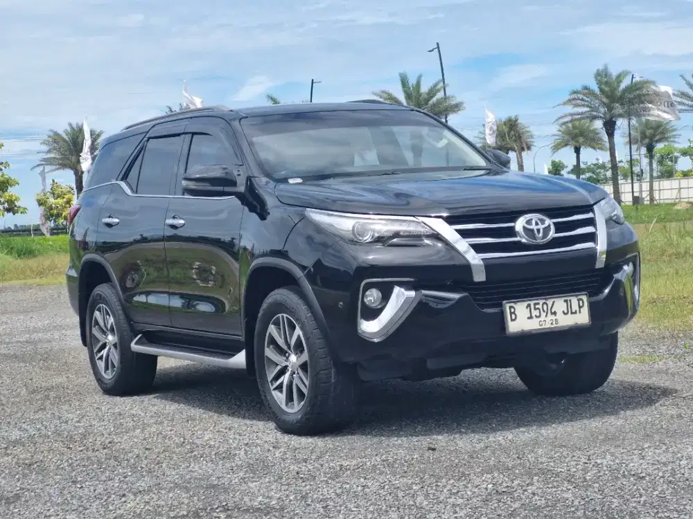 Toyota Fortuner Vrz 2.4 Automatic 2019 Diesel Hitam