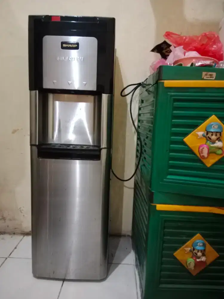 Dispenser panas dingin galon bawah