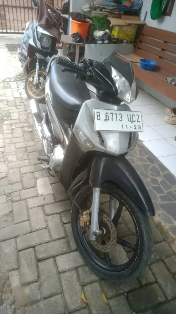 Supra x 125 tahun 2005