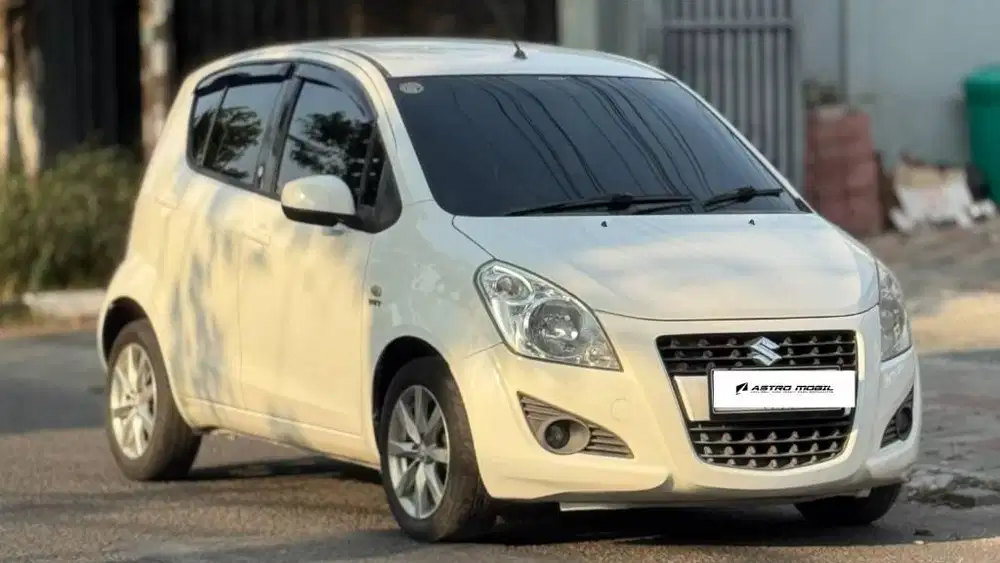 SPLASH 2014 / 2013 Matic Bagus Murah Kredit Surabaya Putih lengkap