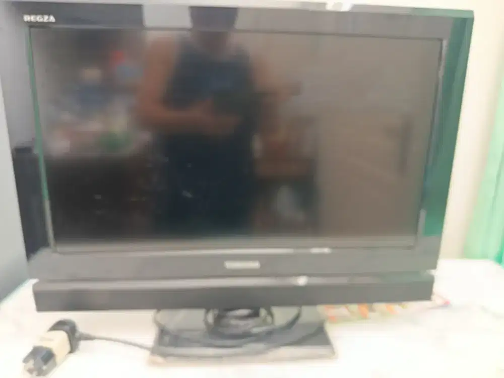 DIJUAL TV LCD bekas 24 in