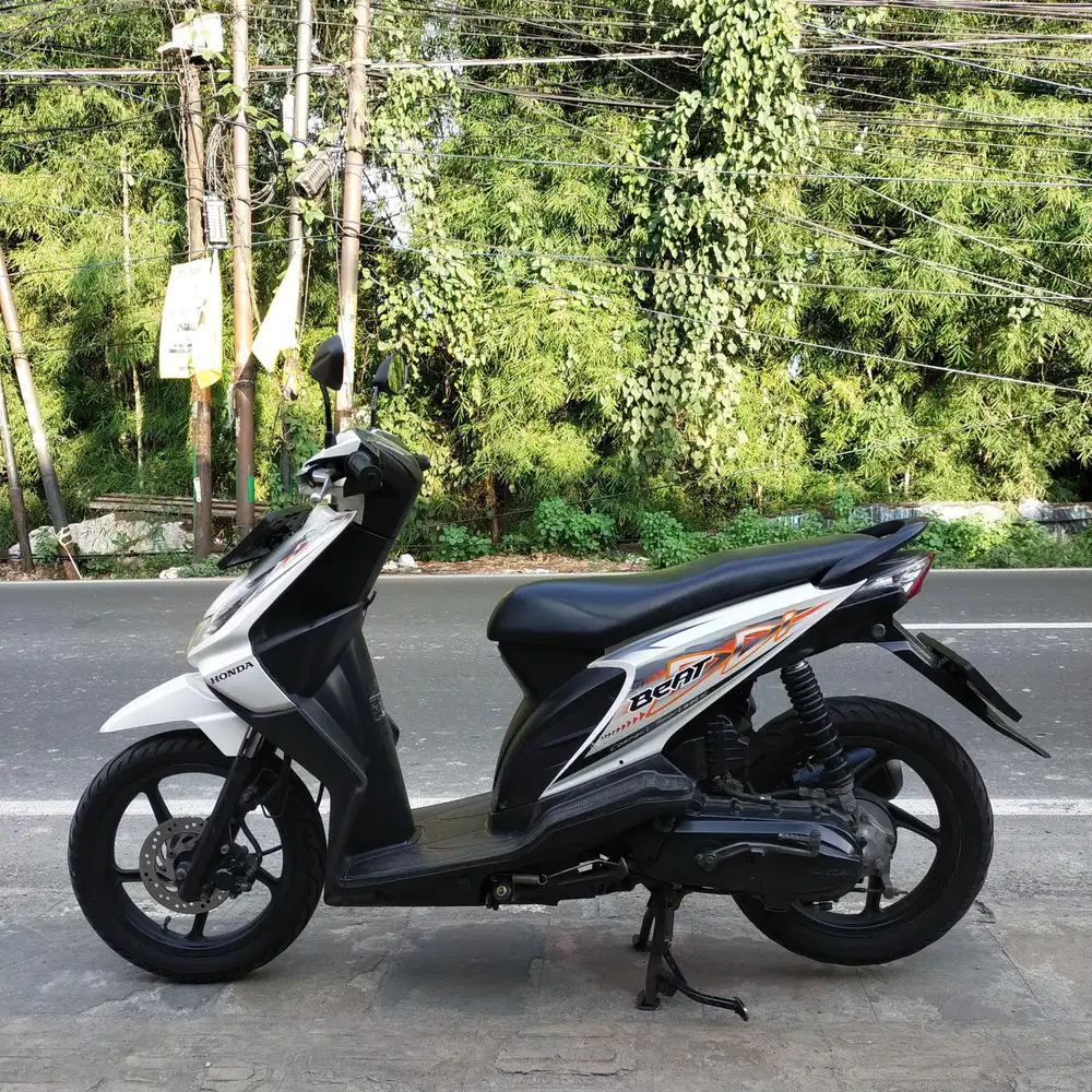 Beat Karbu 2012 (Putih mesin Aluss Lengkap Bagus Orisinil)