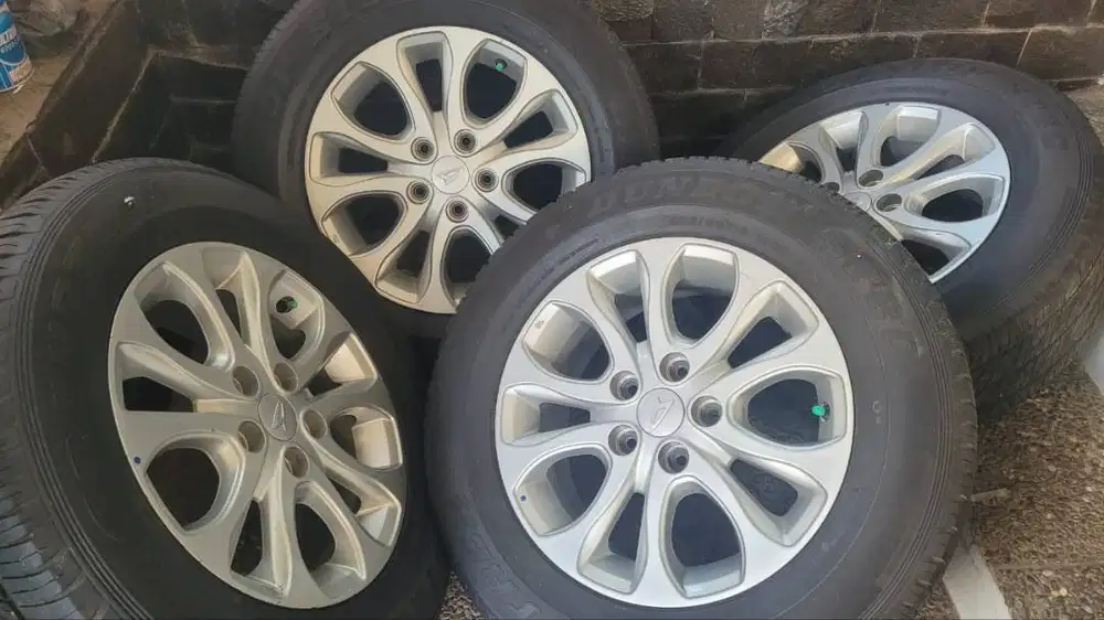 Jual 4 velg ori dan ban terios 2014