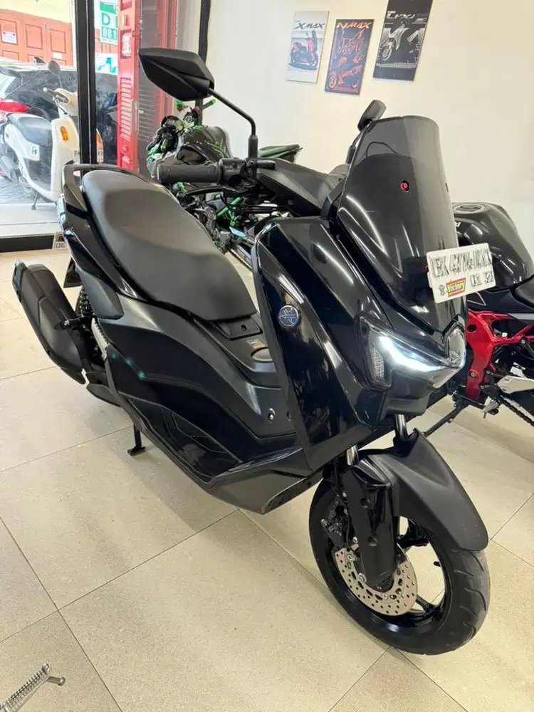 Yamaha Nmax Neo S Keyless 2025 warna Hitam Gloss 155 CC Matic New Nmex