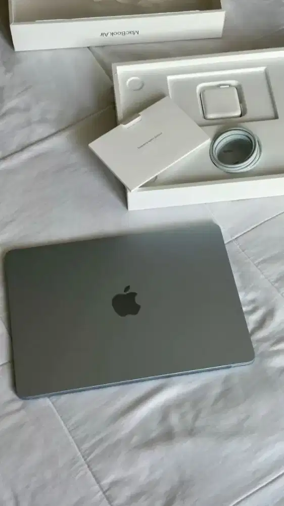 Macbook Air 13 Inch M4 Sky Blue