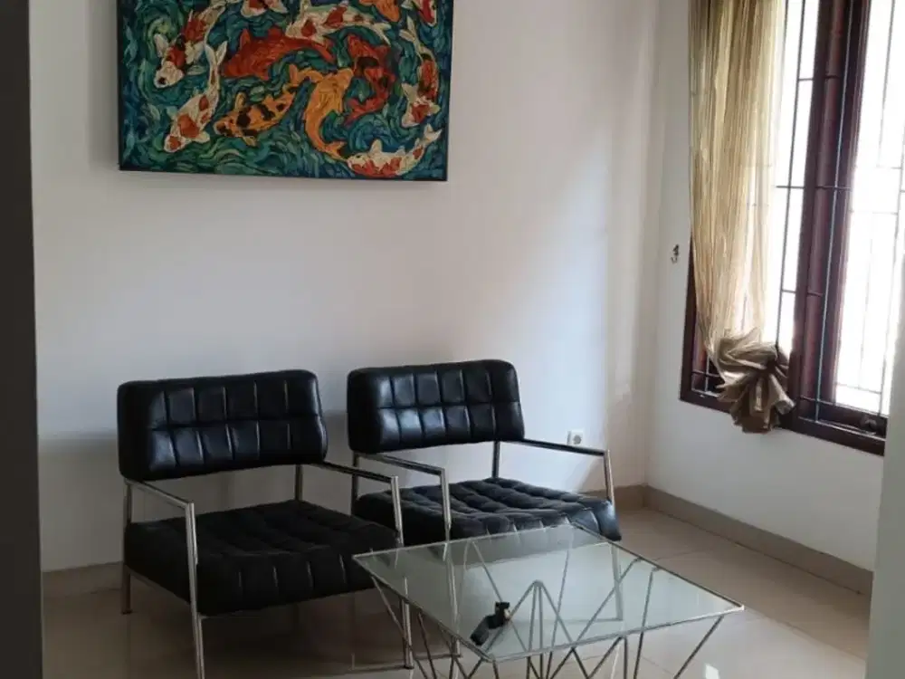 Disewa rumah 2 lantai di dalam Town house