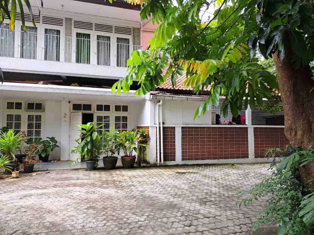 Di Jual Rumah Bergaya America di Senayan blok S  Kebayoran Baru   Jakarta Selatan