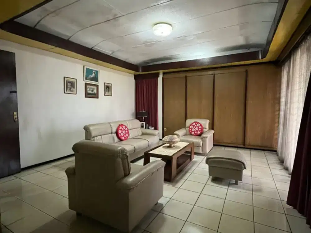 Dijual Rumah Tinggal Nyaman Siap Huni Lokasi Sangat Startegis di Setiabudi Bandung