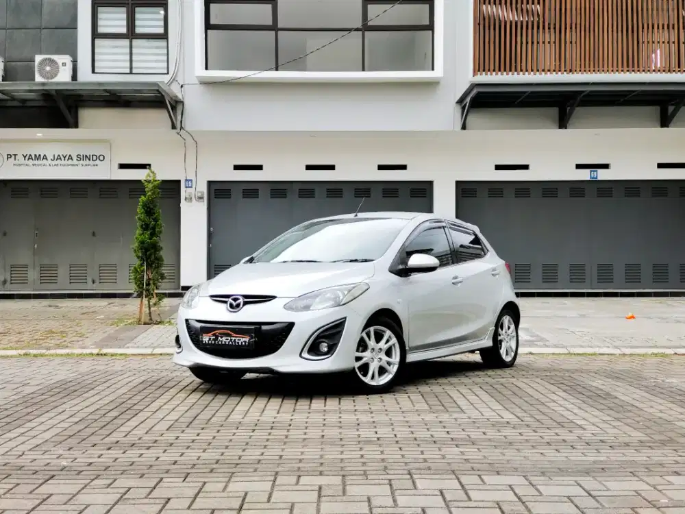 DP.15jt Mazda 2 R Hatchback 2010