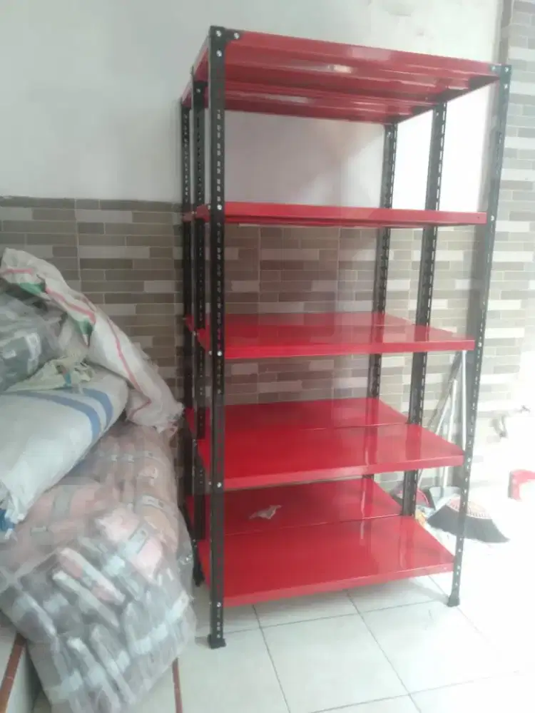Rak besi susun tempat barang2 gudang