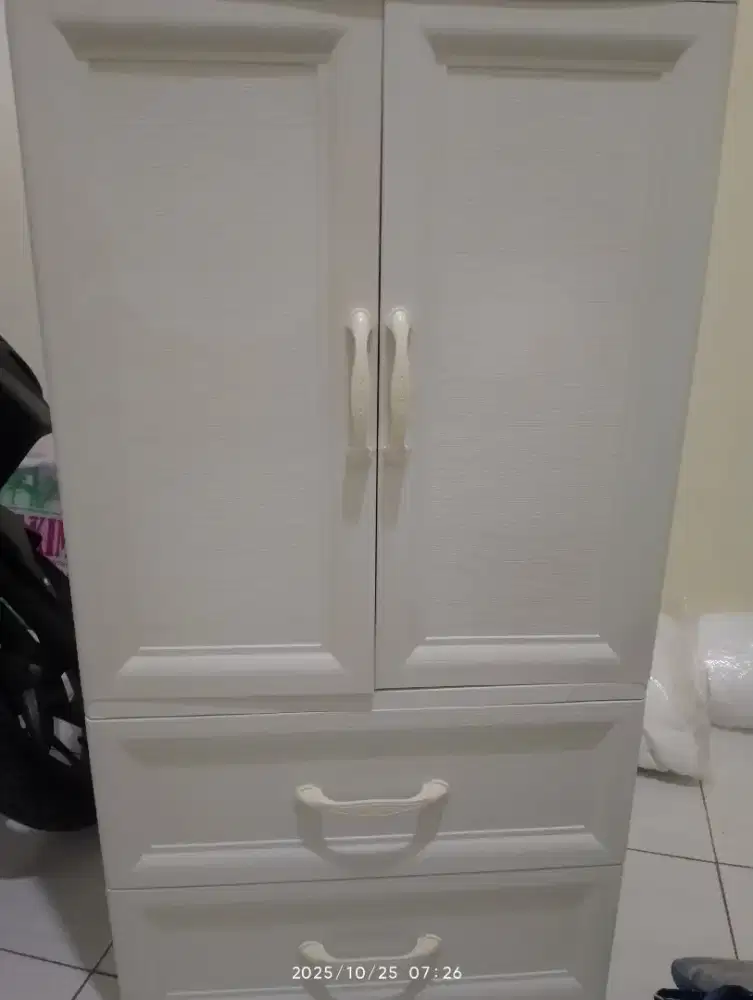 Lemari pakaian plastik murah