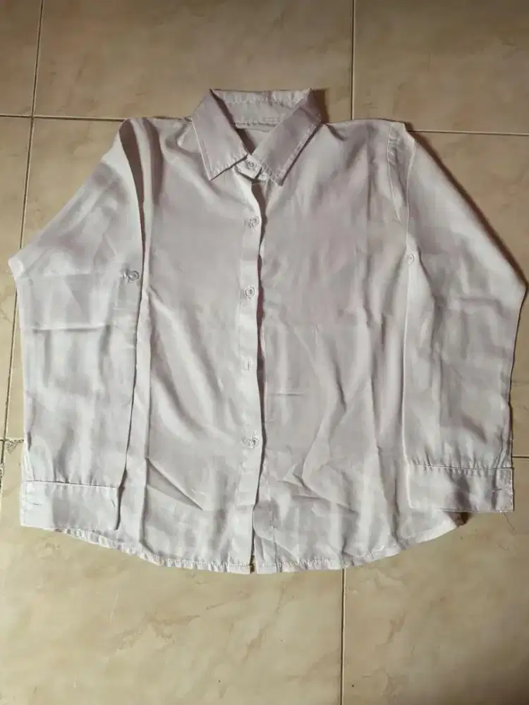 kemeja putih polos