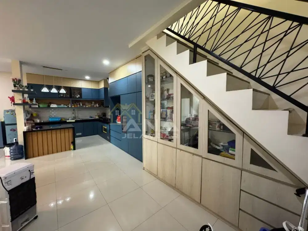 ANA RUMAH SEMI FURNISHED UK 9X15M DI KOMP KAVLING POLRI JELAMBAR