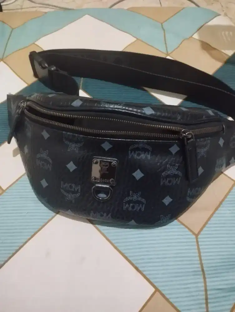 MCM WAISTBAG SLINGBAG GUCCI WAIST BAG SLING BAG ADIDAS NIKE SNEAKERS