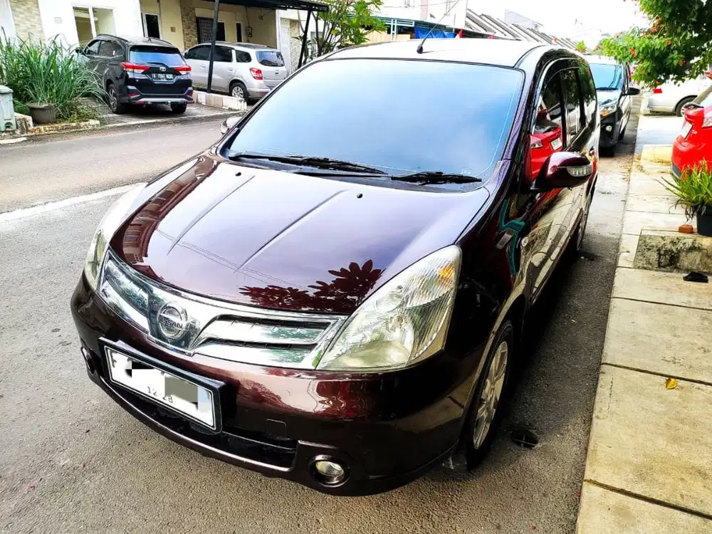 Nissan Grand Livina 1.5 Ultimate Matic 2011 Pajak Panjang Banget