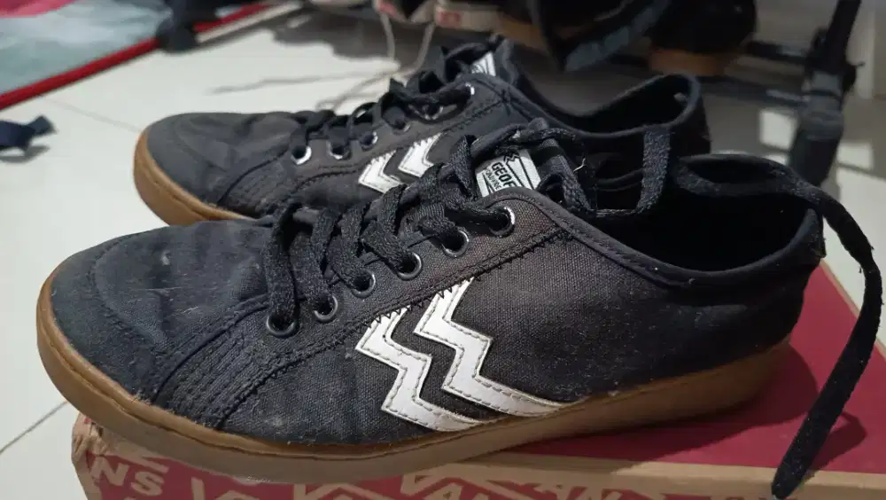 Sepatu GEOFF MAX GMX