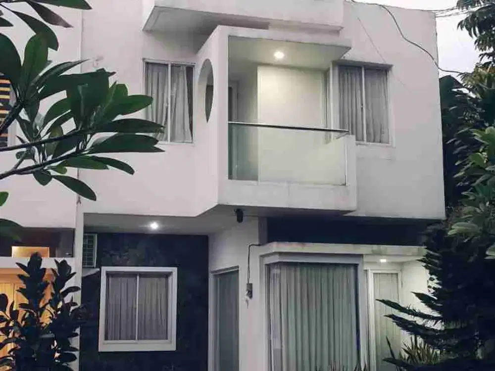 DIJUAL RUMAH 3 LANTAI SHM 3+1 KAMAR LUAS 330M PAMULANG CIPUTAT