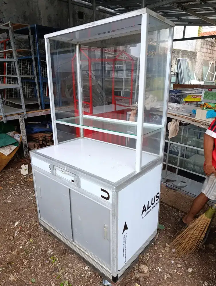 Jual Etalase grobak second, Lok Pamulang Barat, Tangerang Selatan