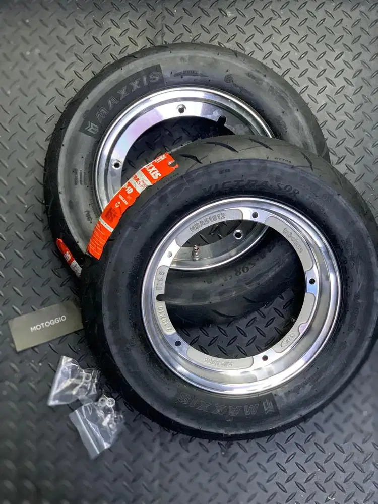 Satu Set Ban Maxxis Dan Velg SIP Aftermarket