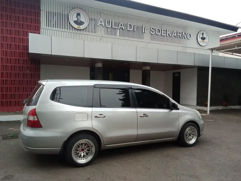 Nissan Grand livina 2013 Bensin