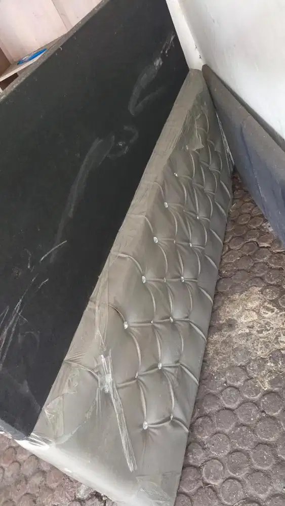 Sandaran kasur springbed