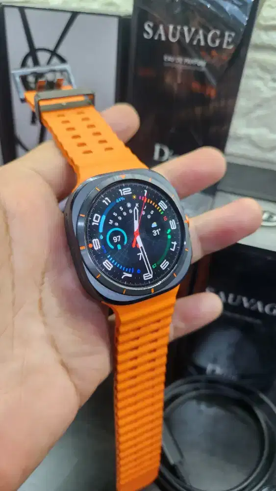 Jam Samsung Galaxy Watch Ultra Titanium Grey Like New 100% Tanpa Gores