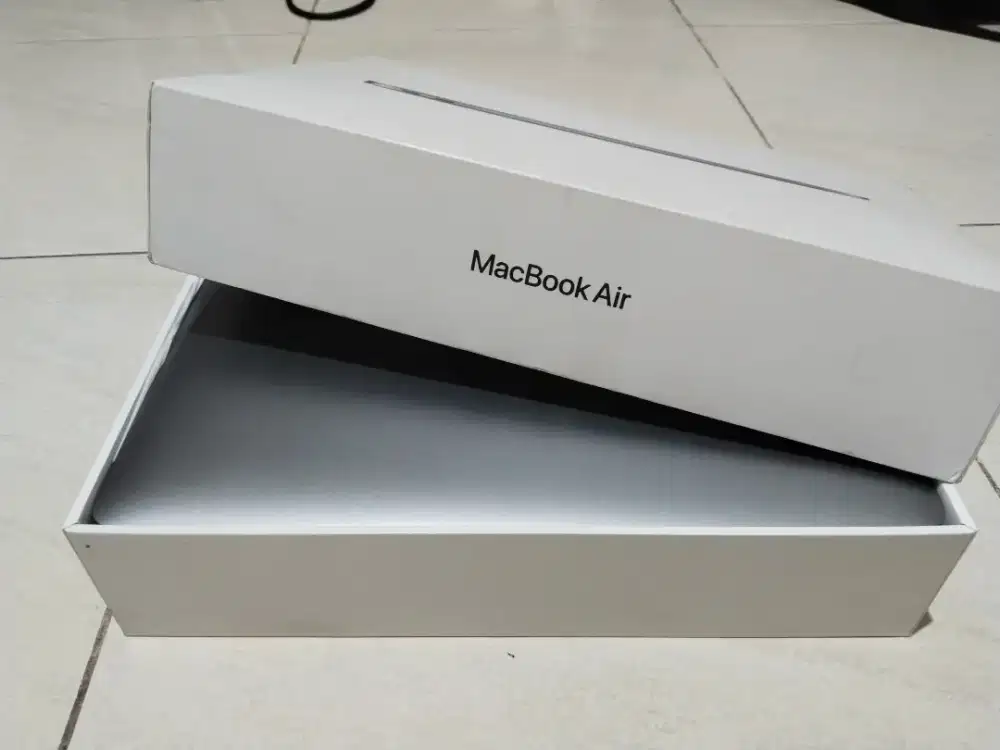 Dijual Macbook Air M1 ex Ibox tahun 2024 CC22 Ram 8GB DDR4 SSD 256GB