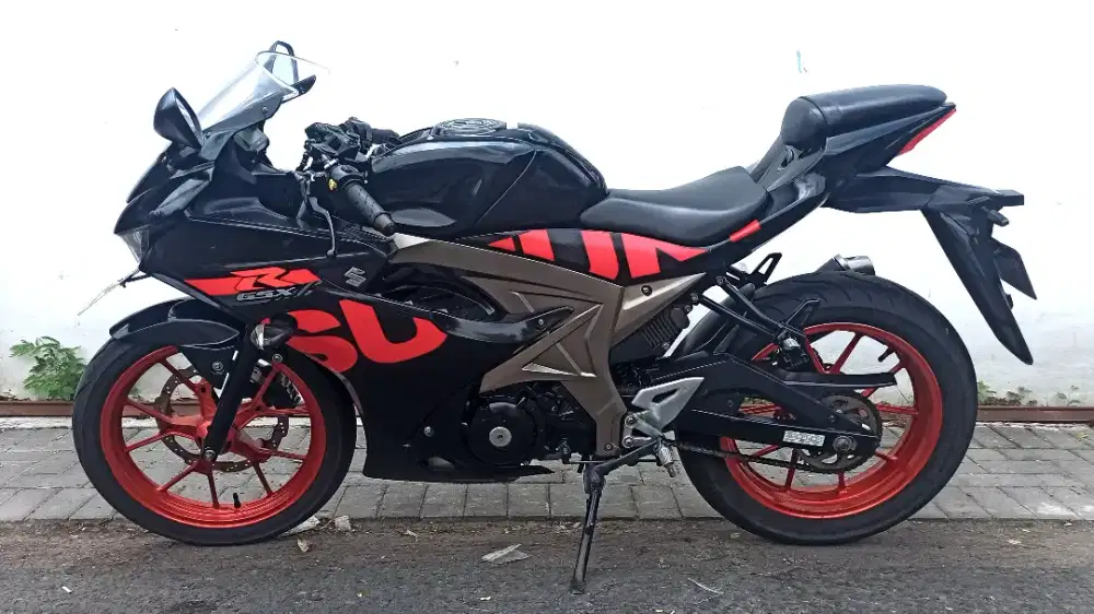 Suzuki GSX R150 2017