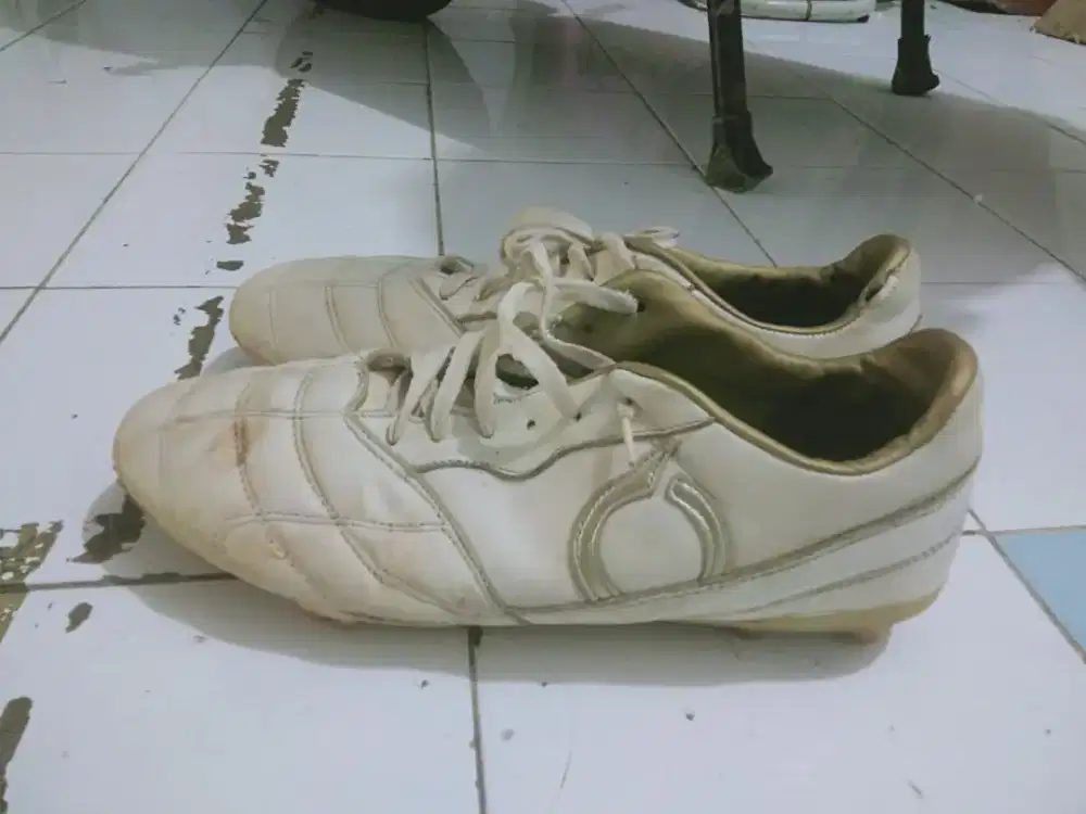 sepatu bola ortuseight original BU