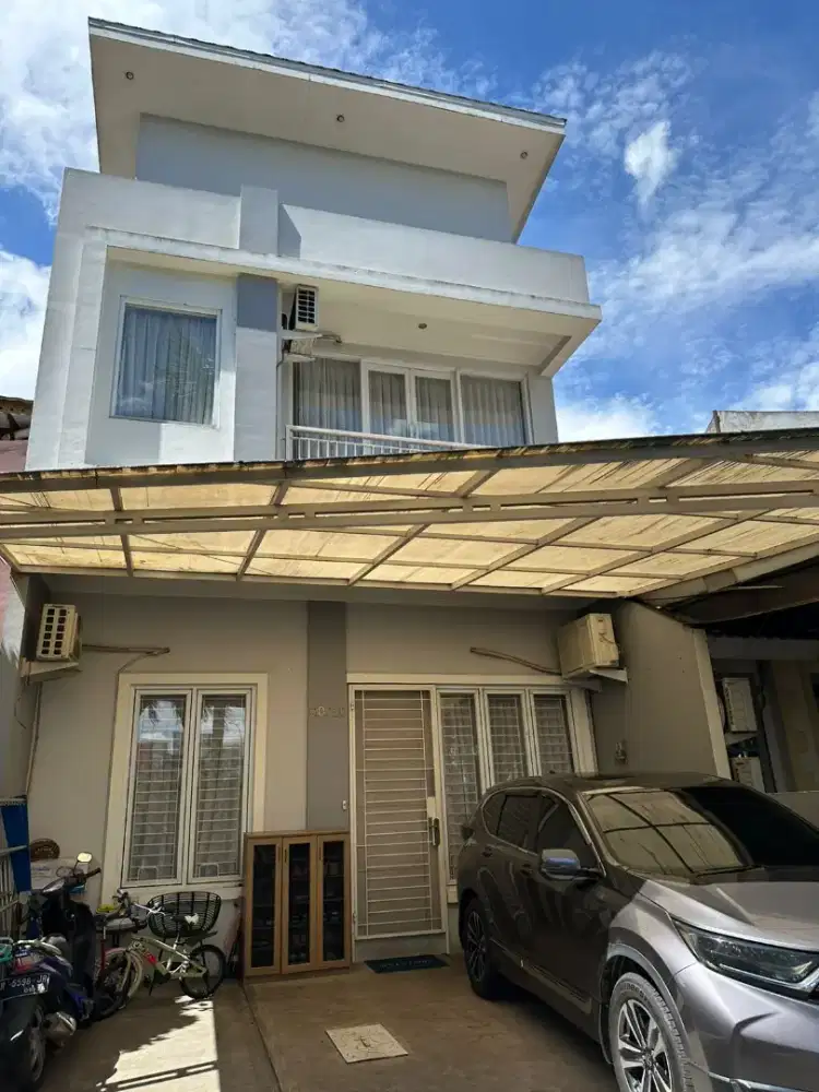 Di sewakan rumah semi furnish