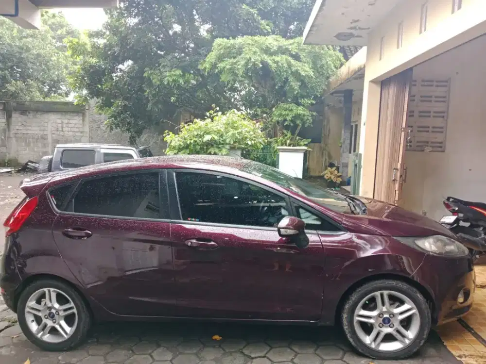 Jual Ford Viesta 2011