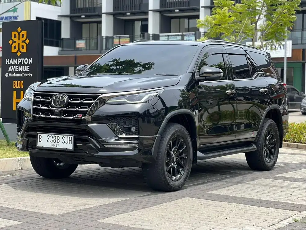 PAJAK PANJANG VRZ GR 2.8 AT 2022 HITAM