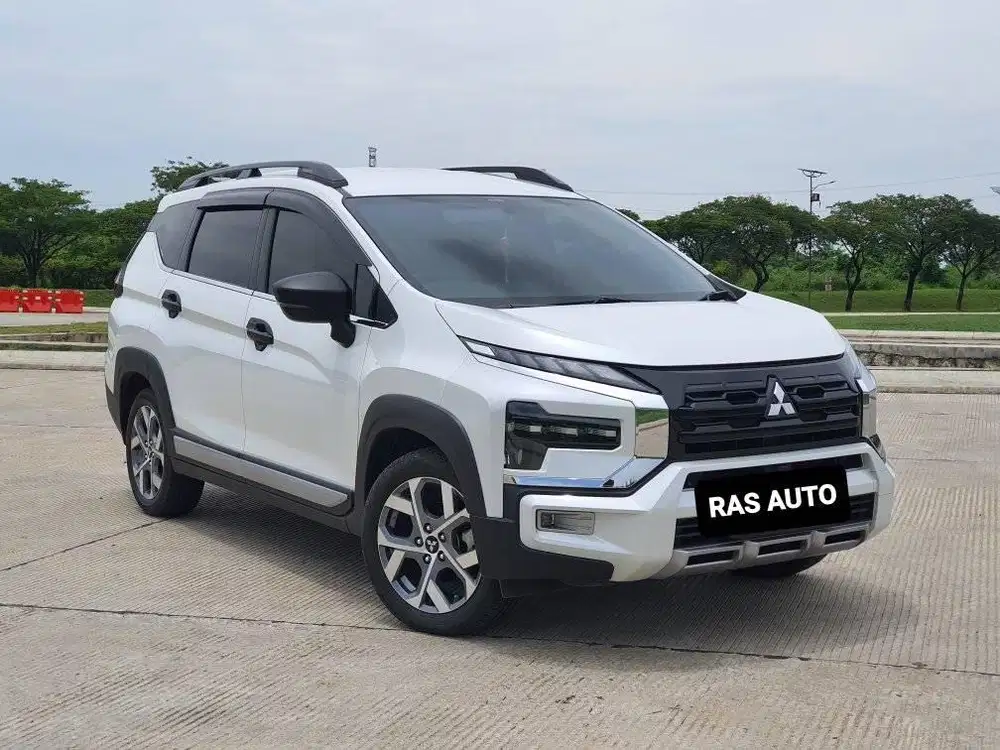 Mitsubishi New Xpander Cross 1.5 Premium Package AT 2022