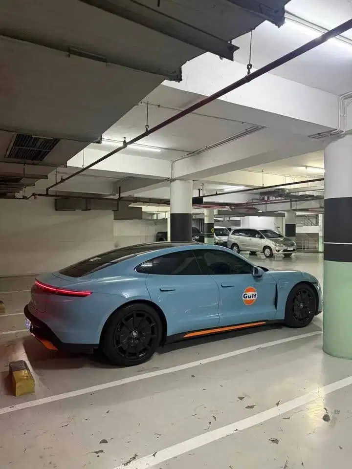 Dijual Cepat Porsche Taycan Turbo ATPM NIK 2021 Pemakaian 2022